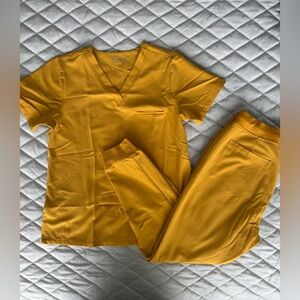 Mandala Scrub Set in Honey